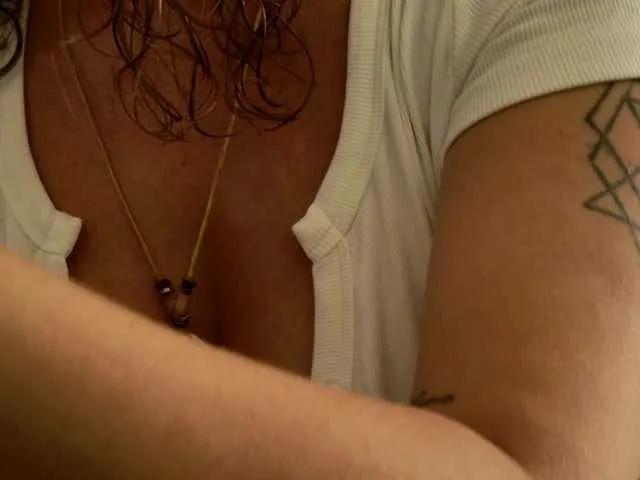 Freechat SweetLilLulu on BongaCams