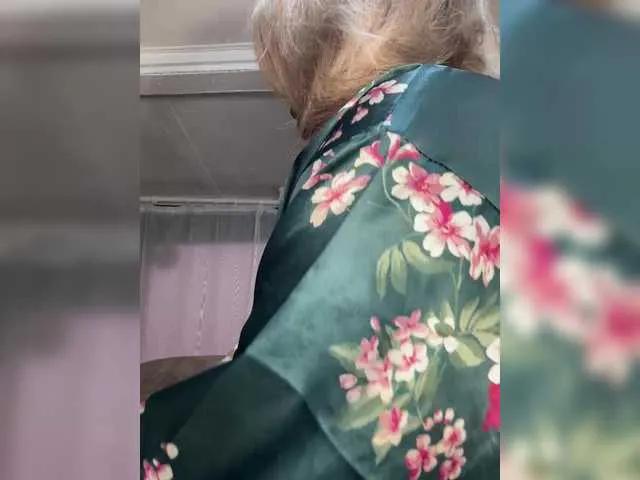 Join naked stripper SweetMammy-1 SweetMammy-1 from BongaCams