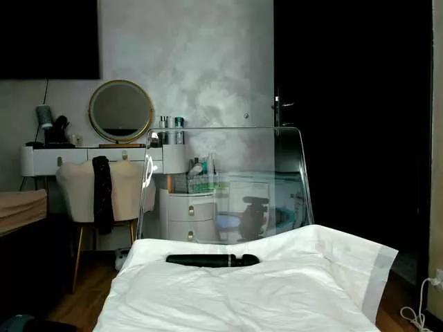 Wowsquirtx1 on BongaCams 