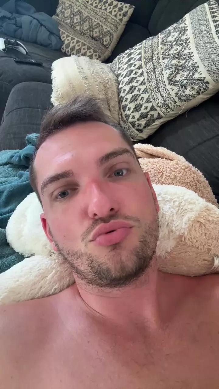 2b0yB0y on Cam4 