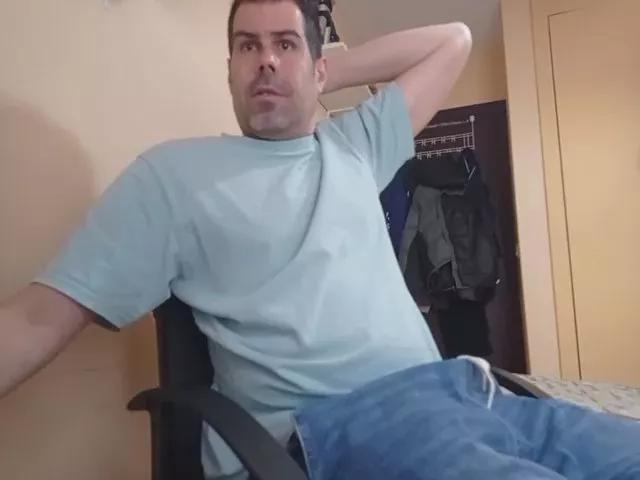 _BruceStrong_ on Cam4 