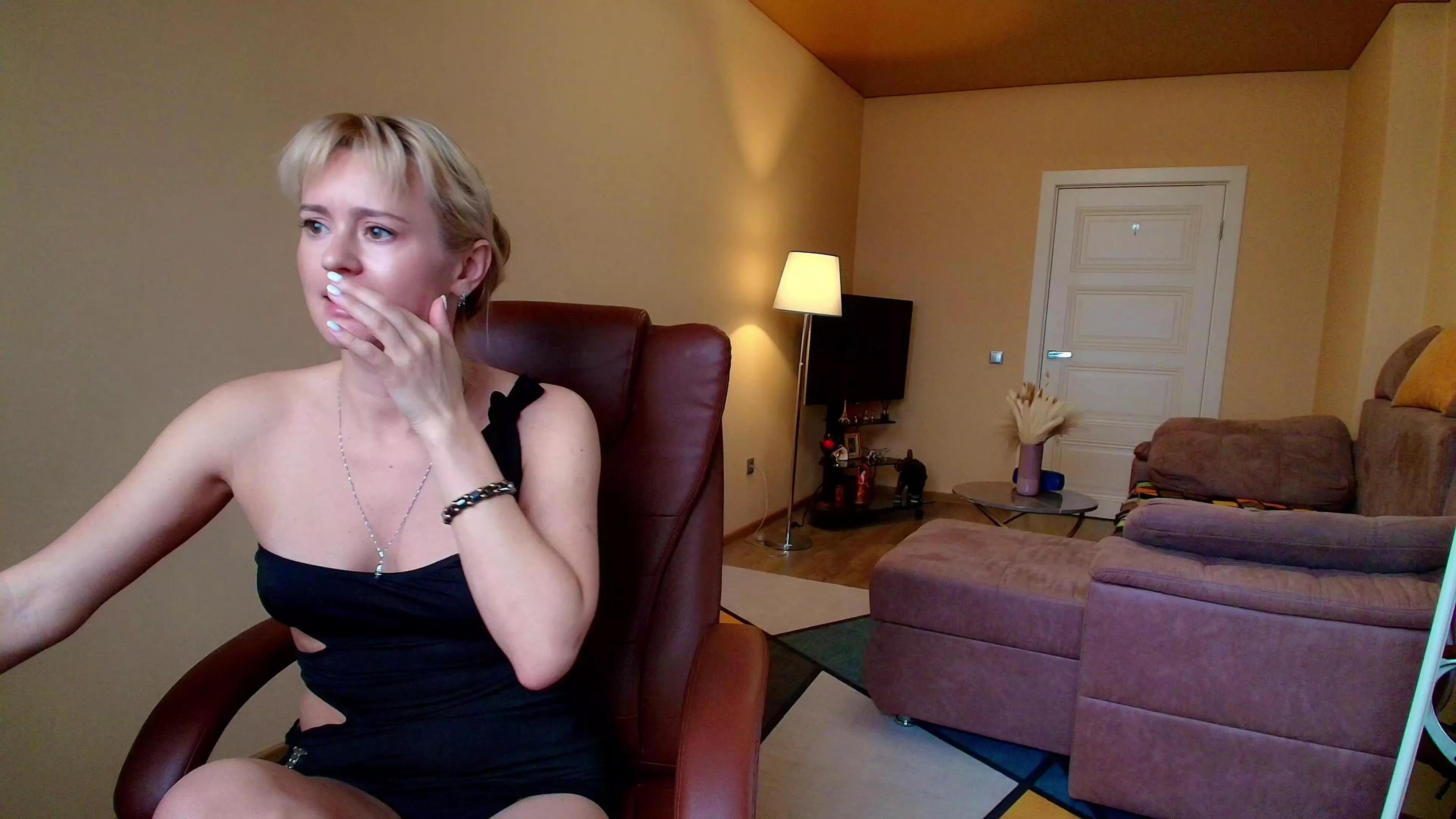 _MissMiracle_ on Cam4 