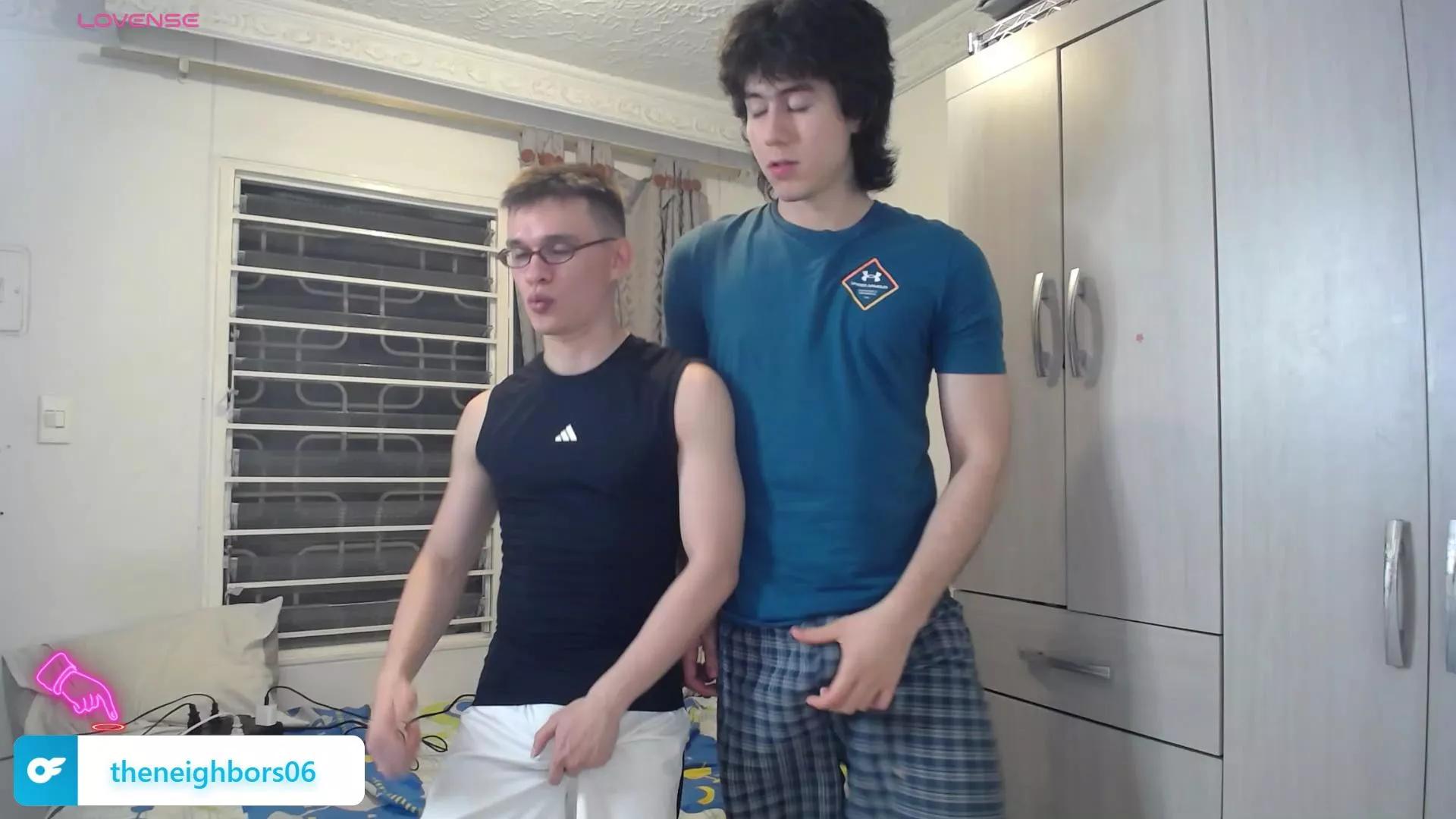 _the_neighbors on Cam4 