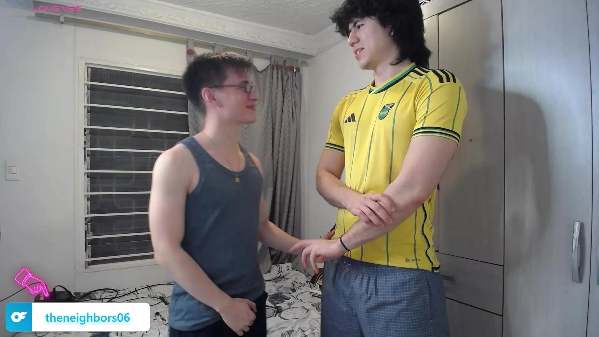 _the_neighbors on Cam4 