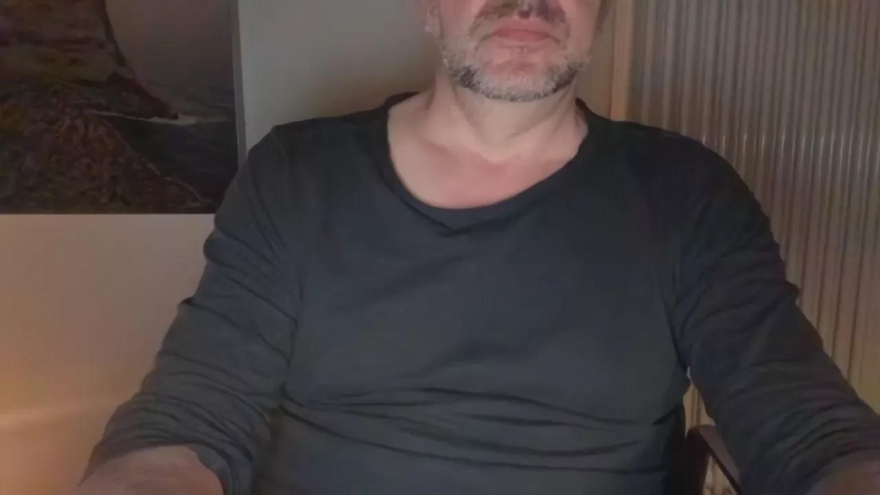 achtinch on Cam4 