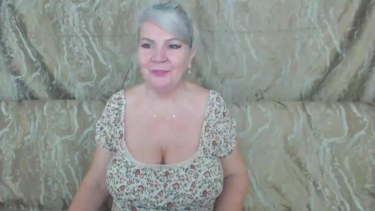 Adama4love on Cam4 