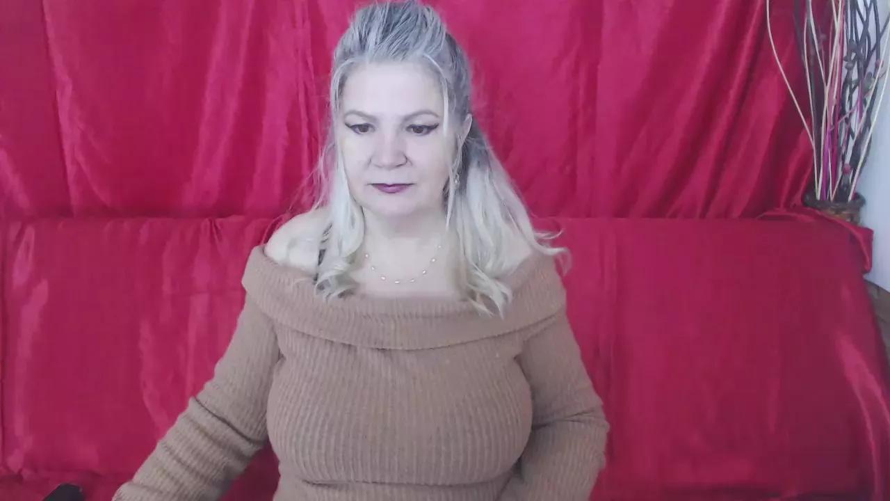 Adama4love on Cam4 