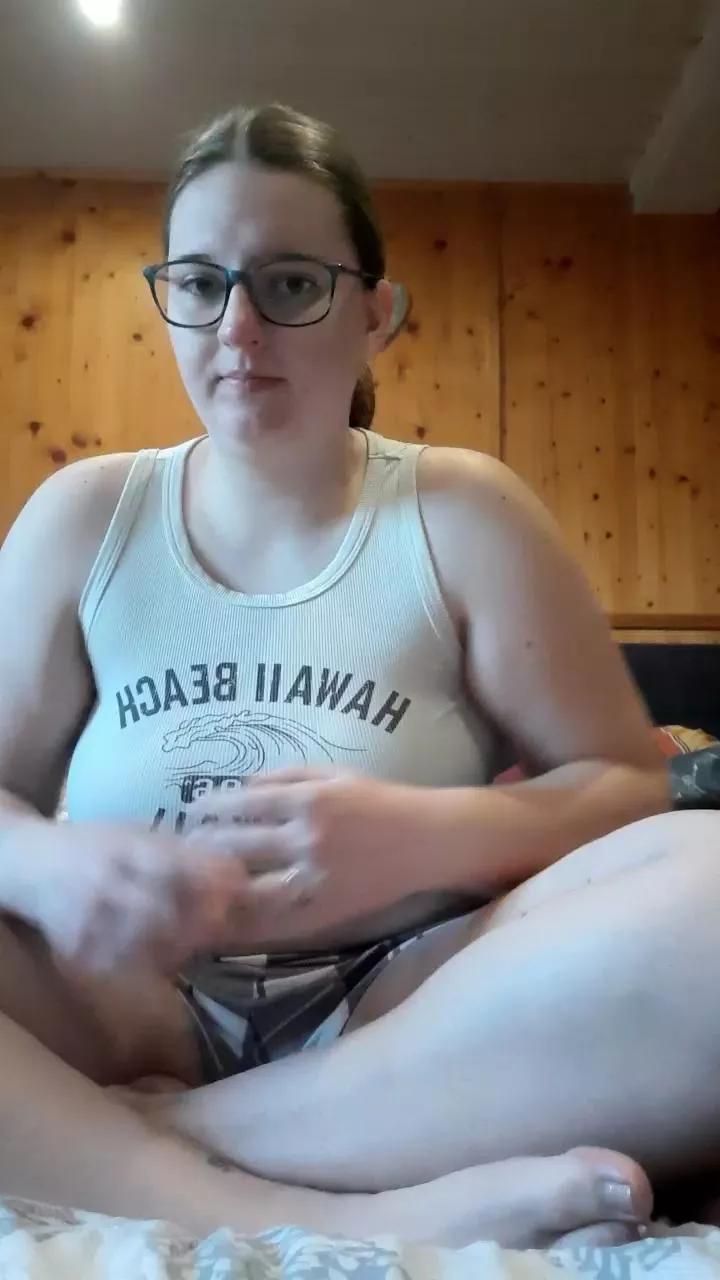 Adelinedaniel on Cam4 