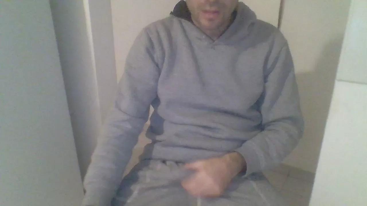 ahquepajeroo on Cam4 