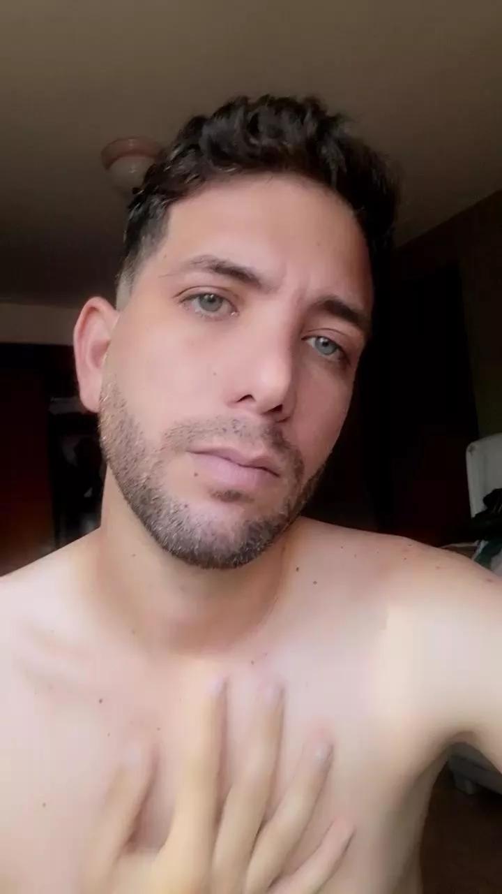 Ajgo19 on Cam4 