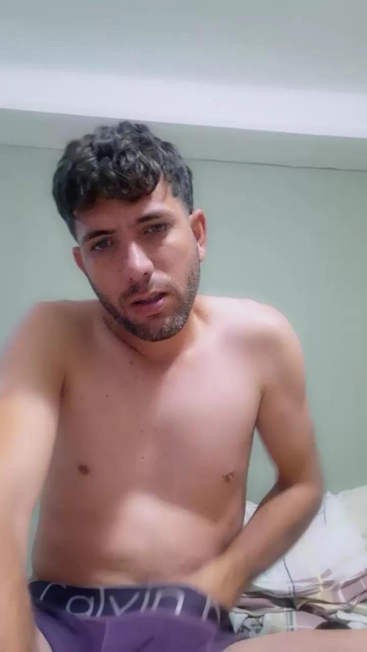 Ajgo19 on Cam4 