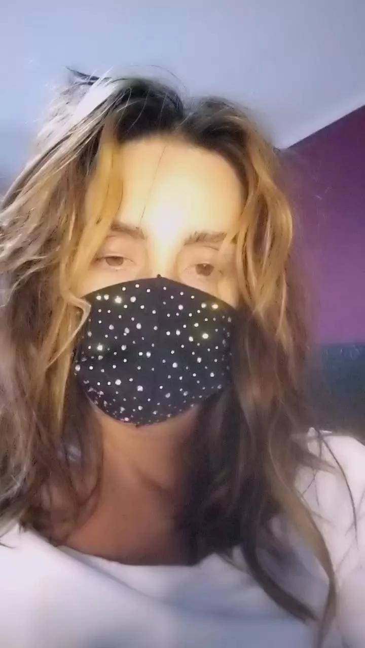 Akemy_room on Cam4 