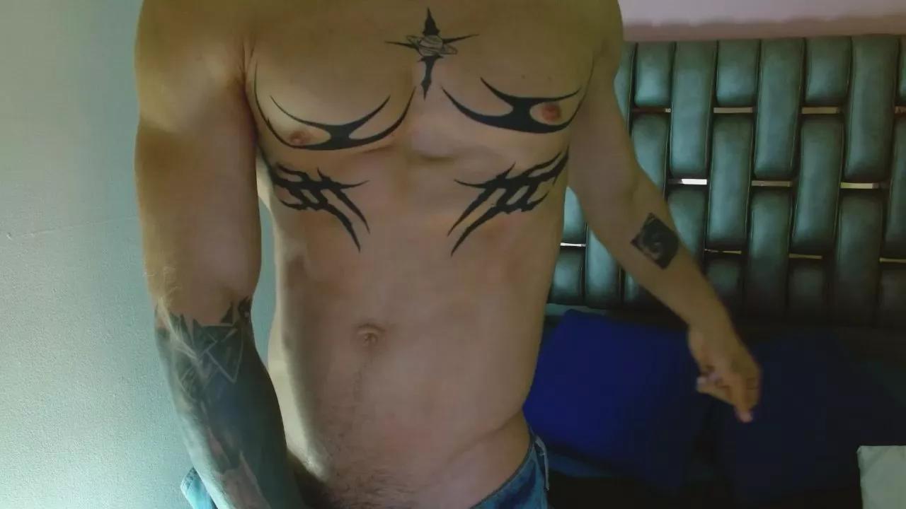 Albert_Bernal69 on Cam4 