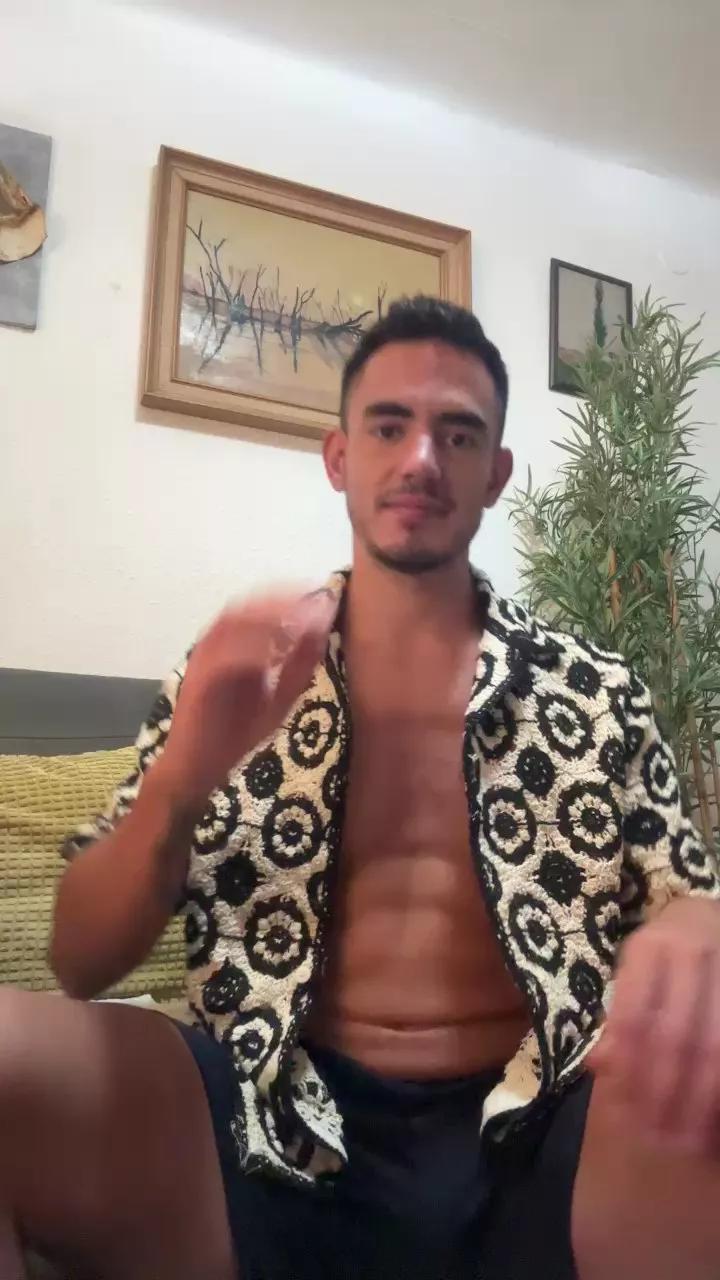 AlejandroAlpha on Cam4 