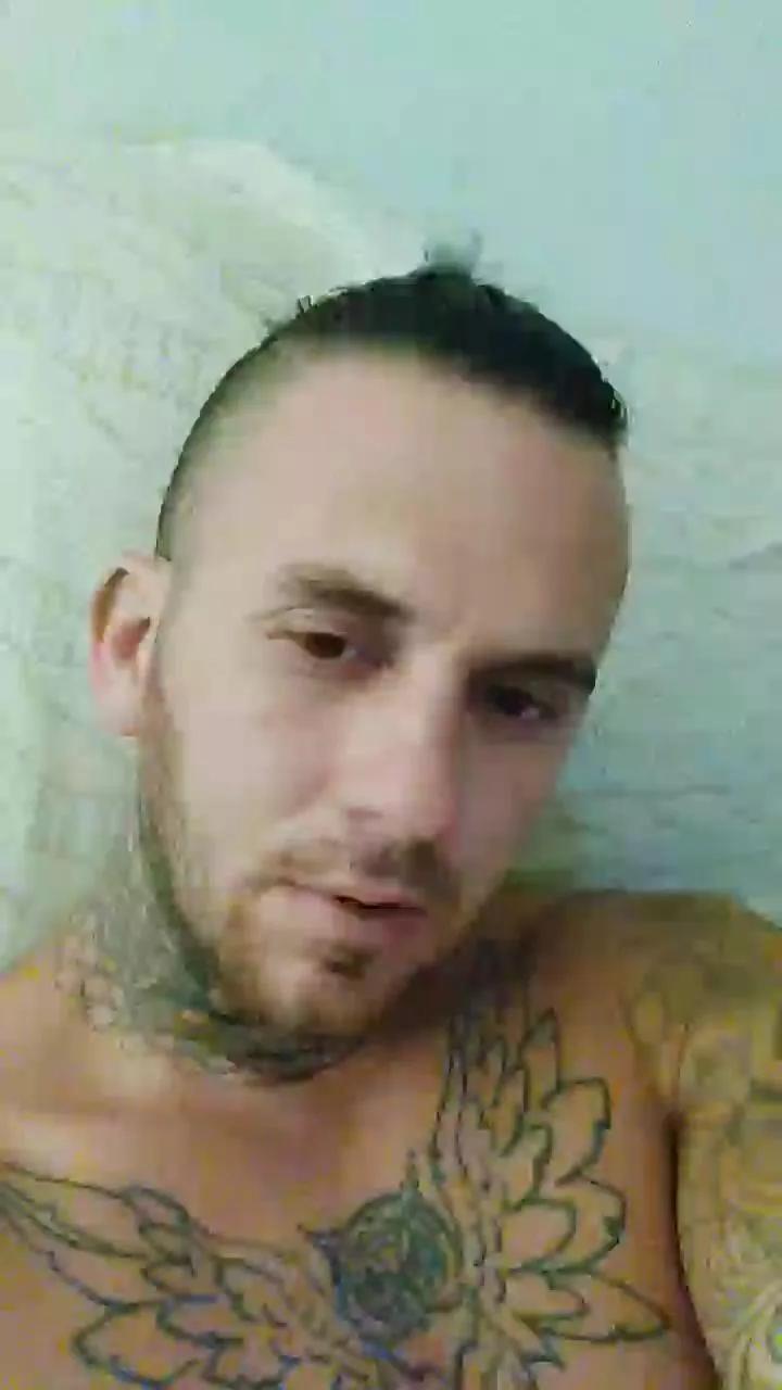 Alexhookah69 on Cam4 
