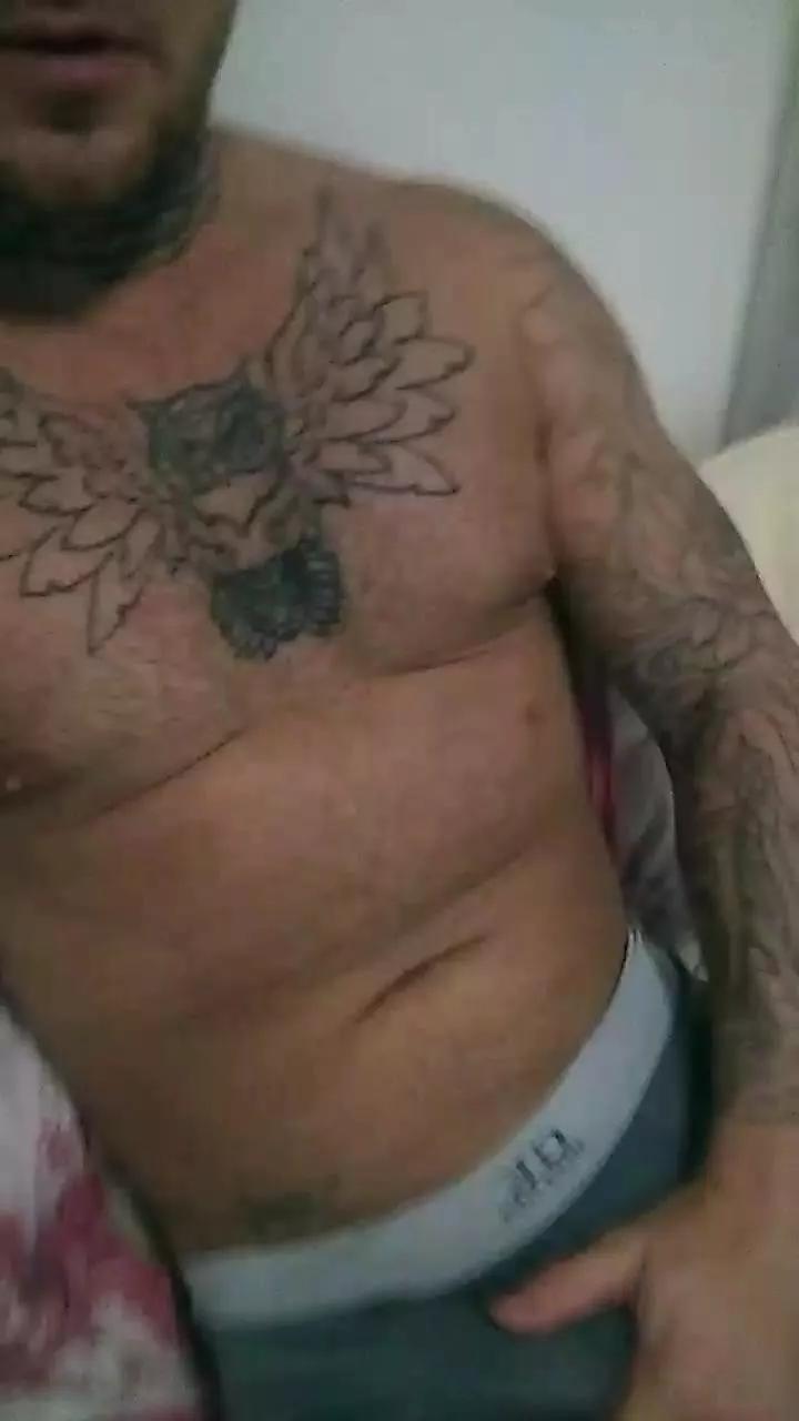 Alexhookah69 on Cam4 