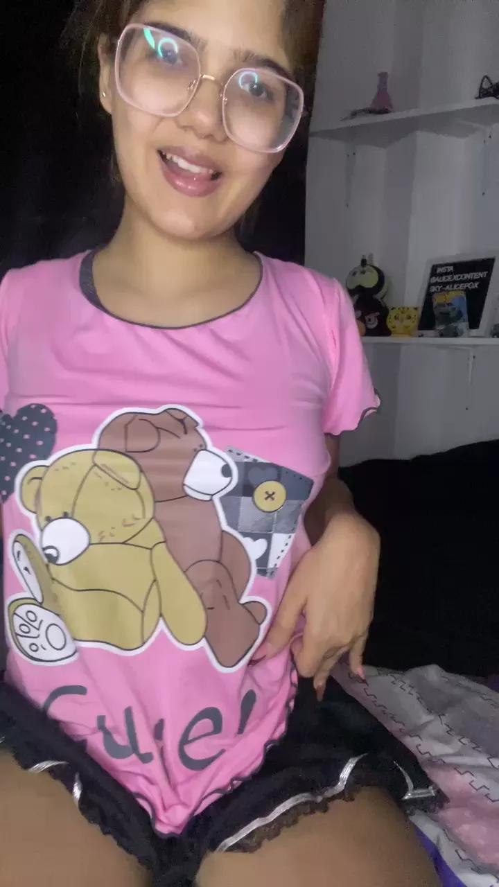 AliceP0 on Cam4 