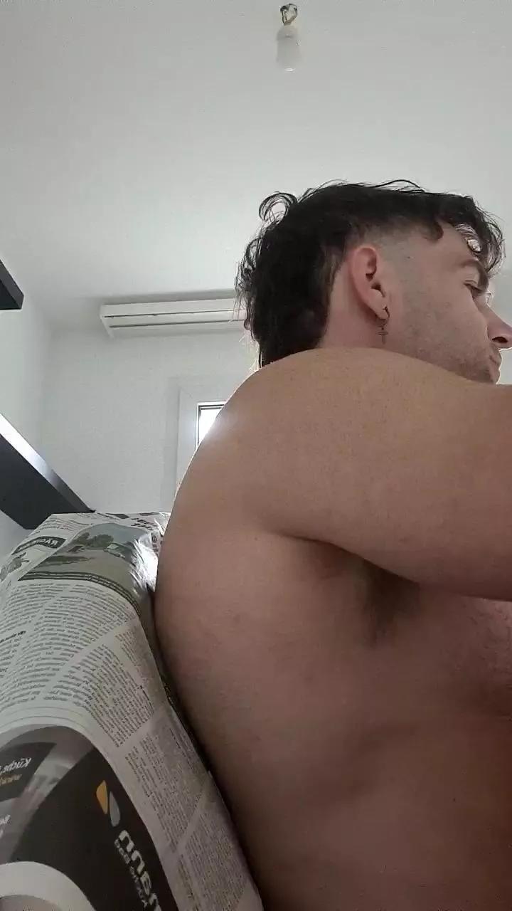 ALPHA_HUNK on Cam4 