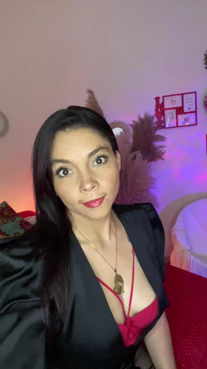 Amii7777 on Cam4 