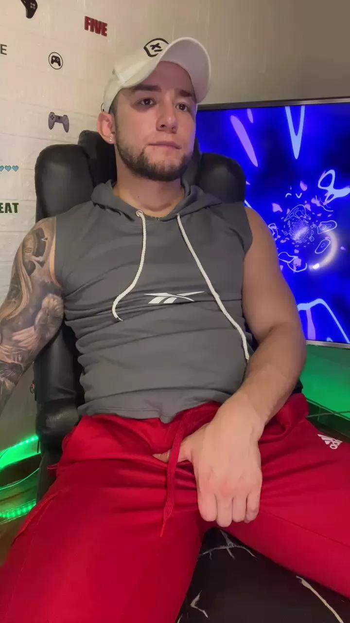 Andrew_wallker on Cam4 