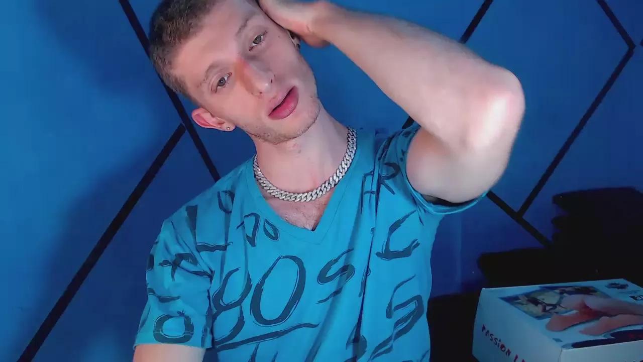 andrewxbii on Cam4 