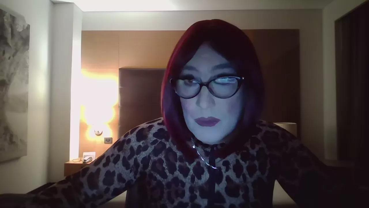AnnaTravhot on Cam4 