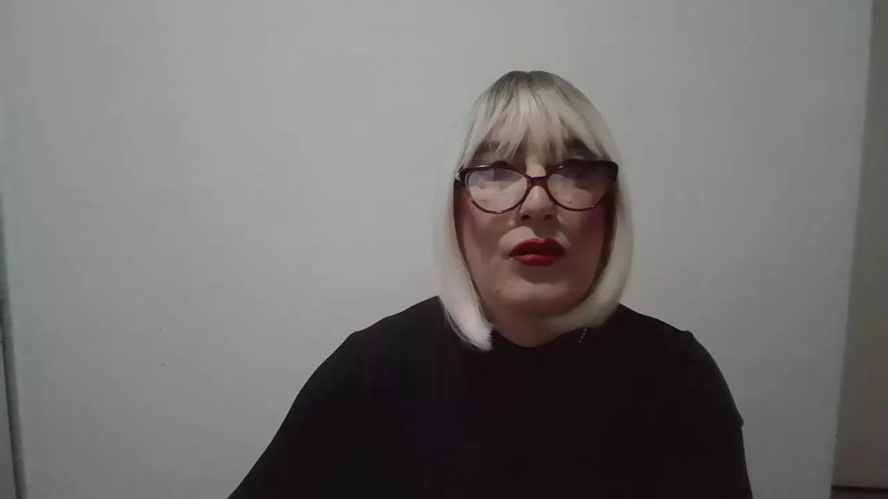 AnnaTravhot on Cam4 