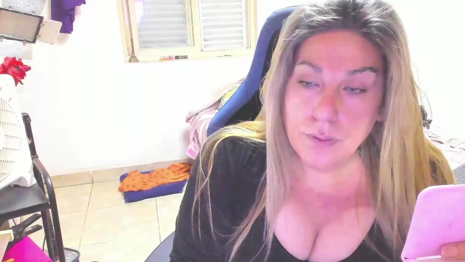 arcax4 on Cam4 