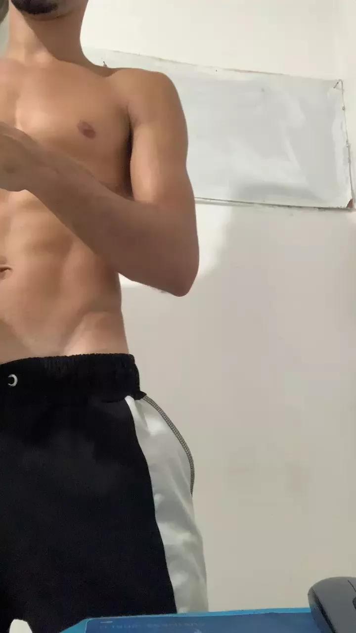 Aureo021 on Cam4 
