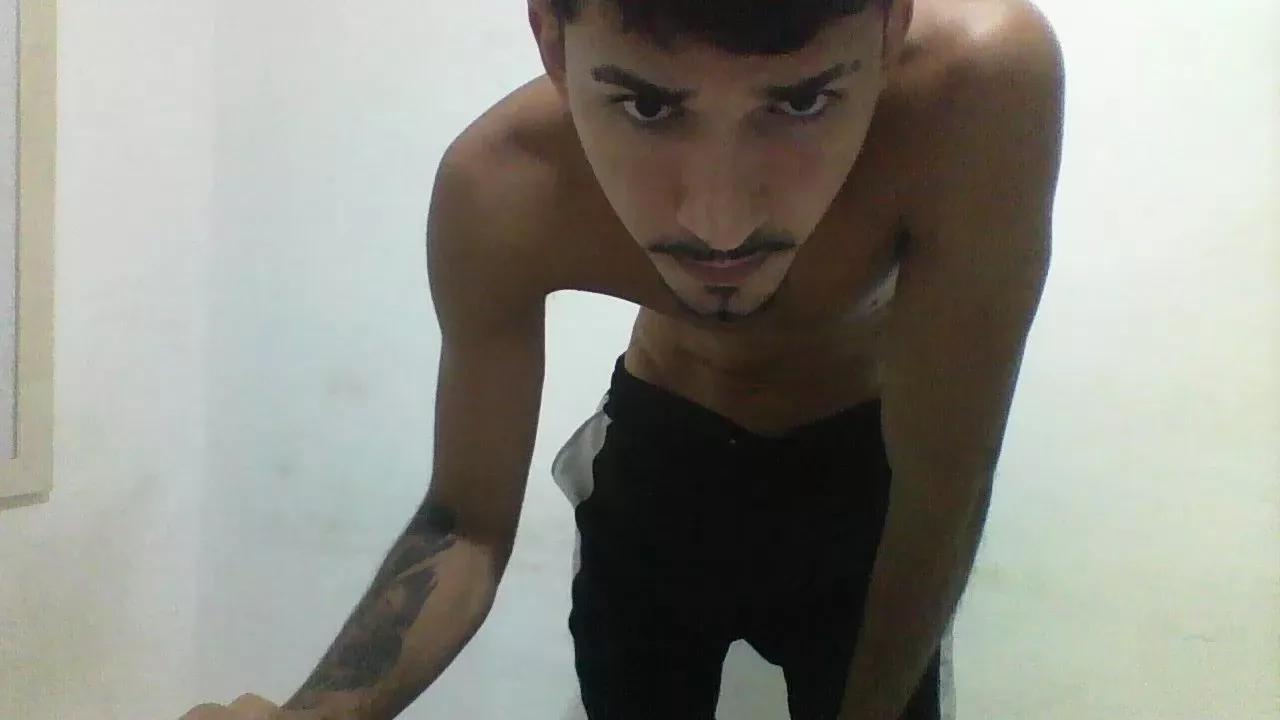Aureo021 on Cam4 