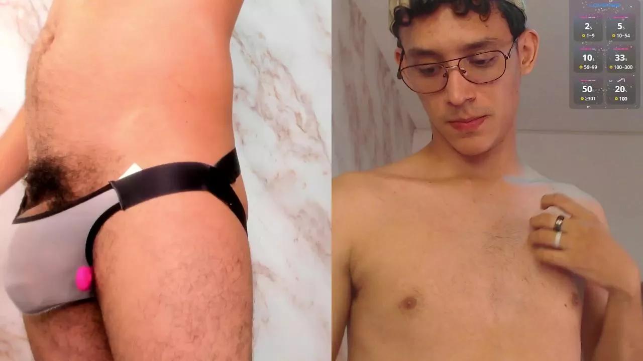 AxelFoul_ on Cam4 