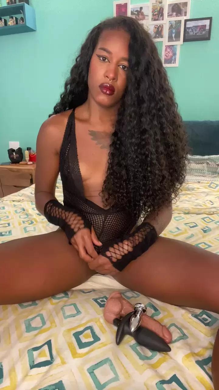 BadCamil69 on Cam4 