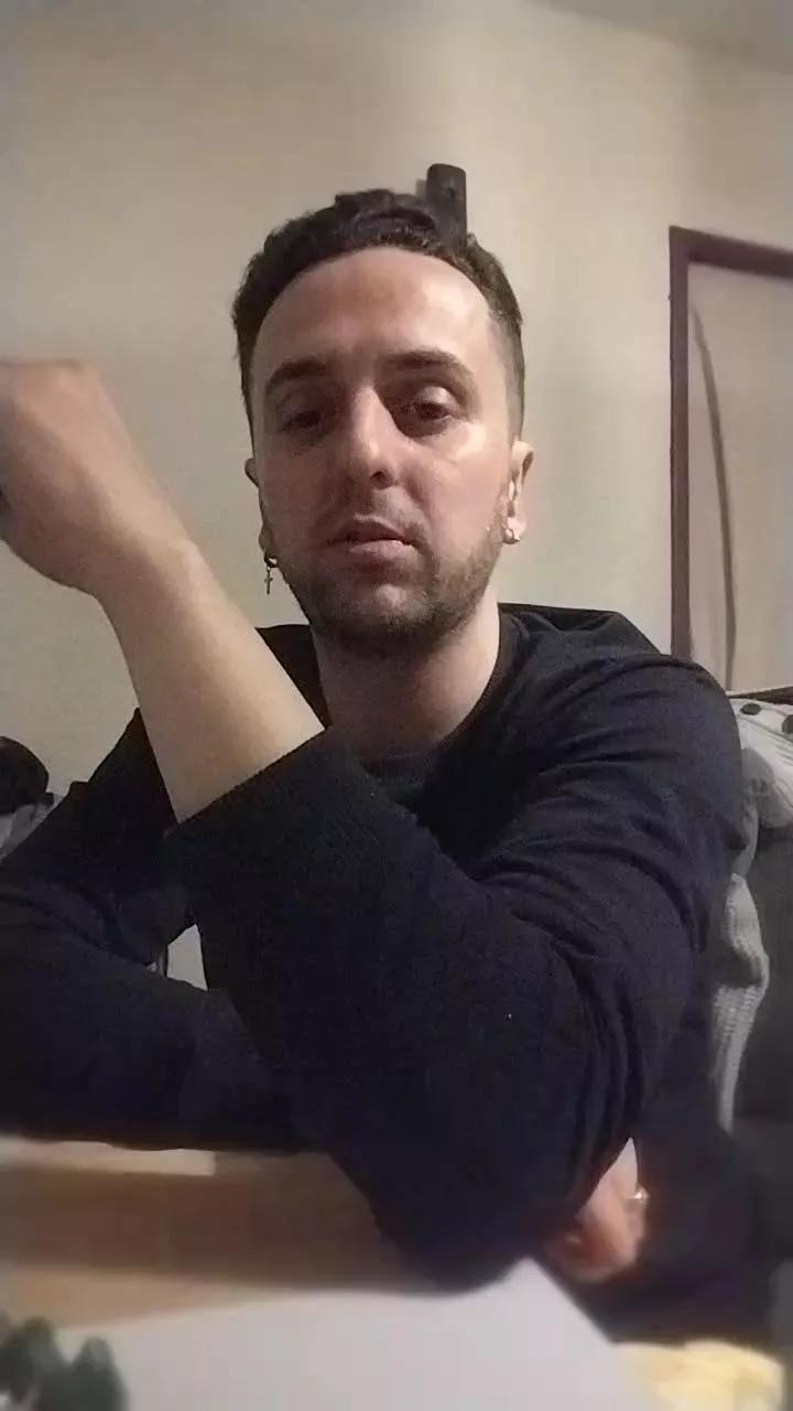Bambite38 on Cam4 