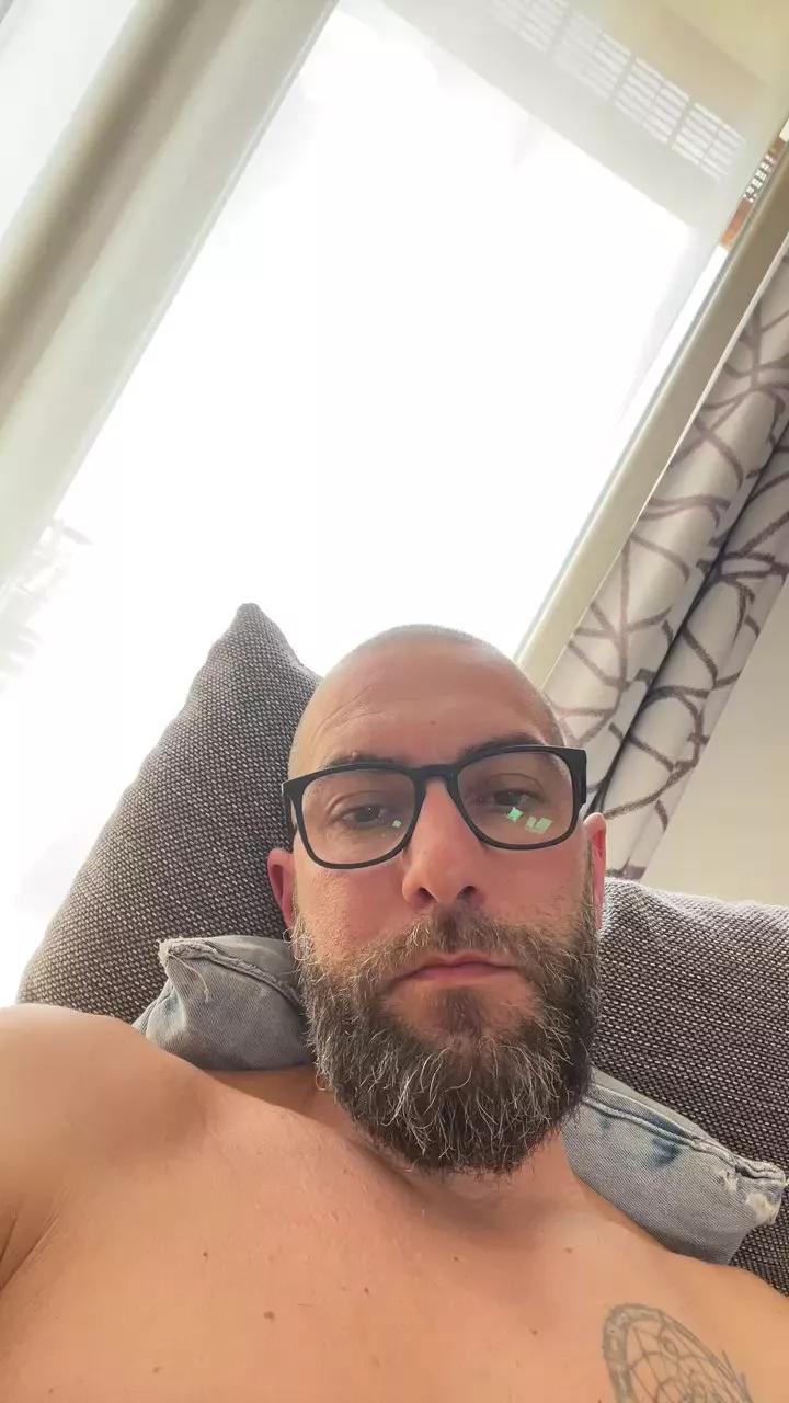 Banansex2040 on Cam4 