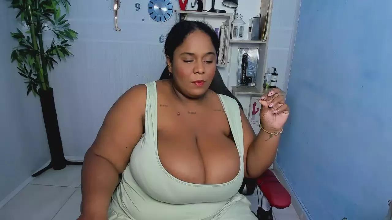 bbw_charlotee on Cam4 