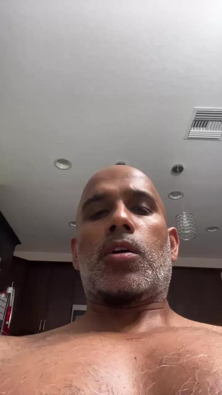 Beachmusclefit on Cam4 