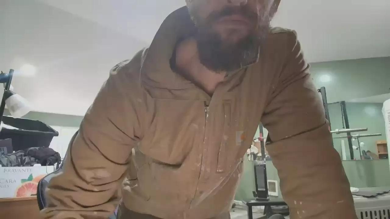 Beardedveteran on Cam4 