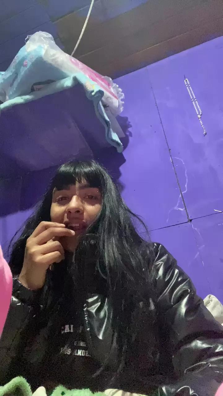 Bebecam2002 on Cam4 