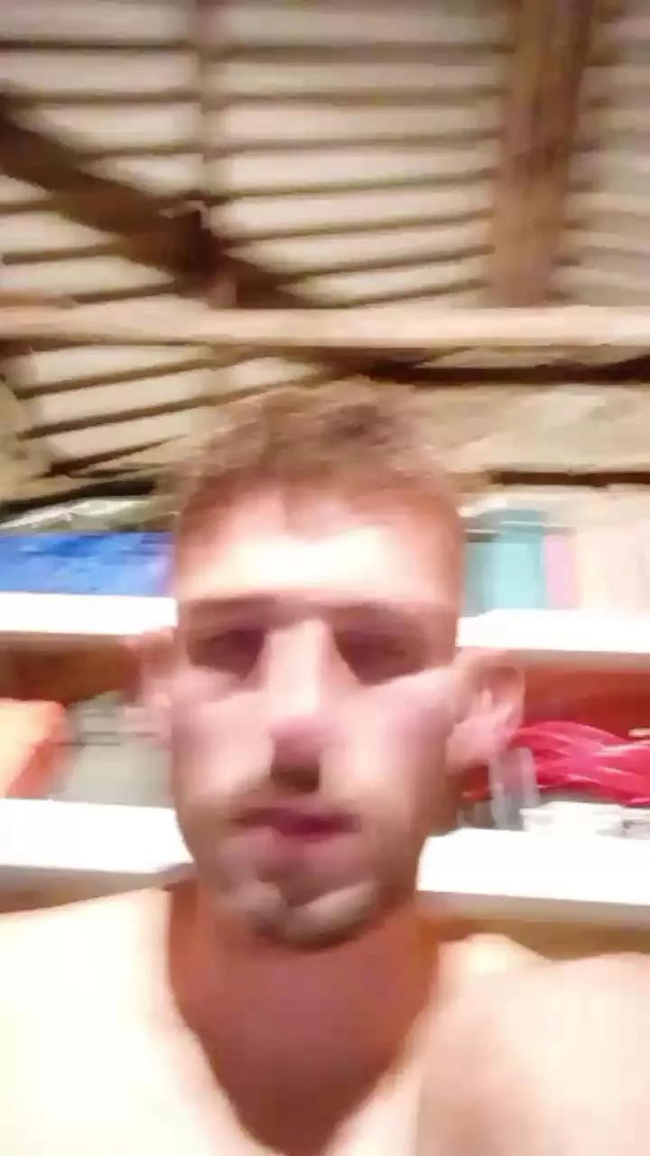 Benitoushow on Cam4 