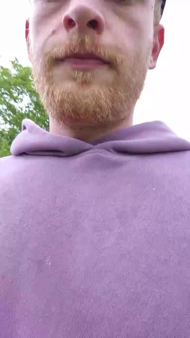 BigUncutBiGuy on Cam4 