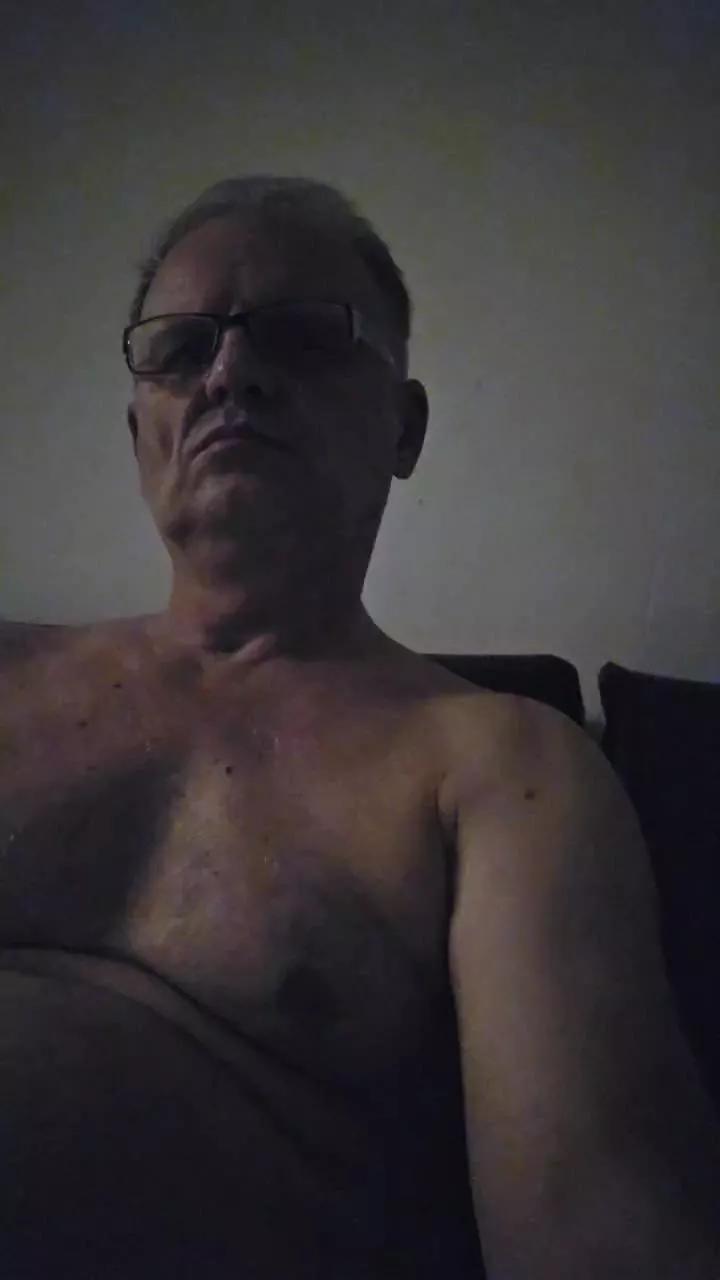 bisexualversat1 on Cam4 