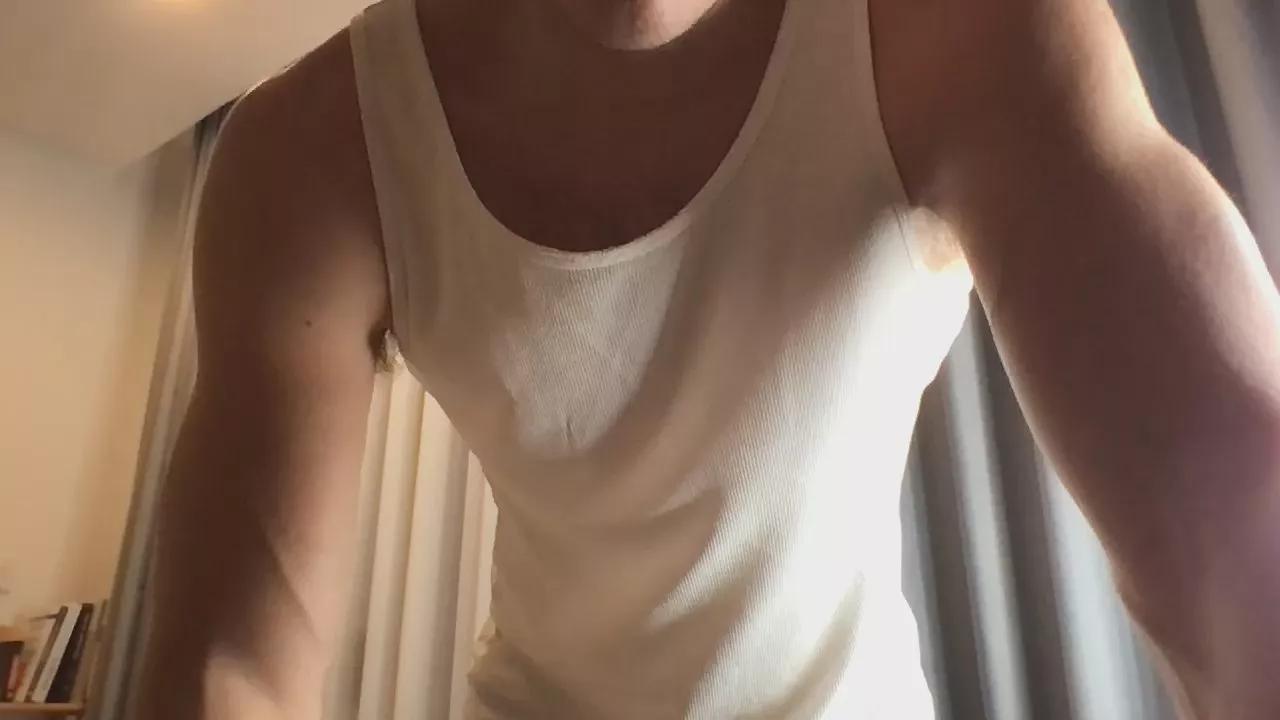 blueyedmonster on Cam4 