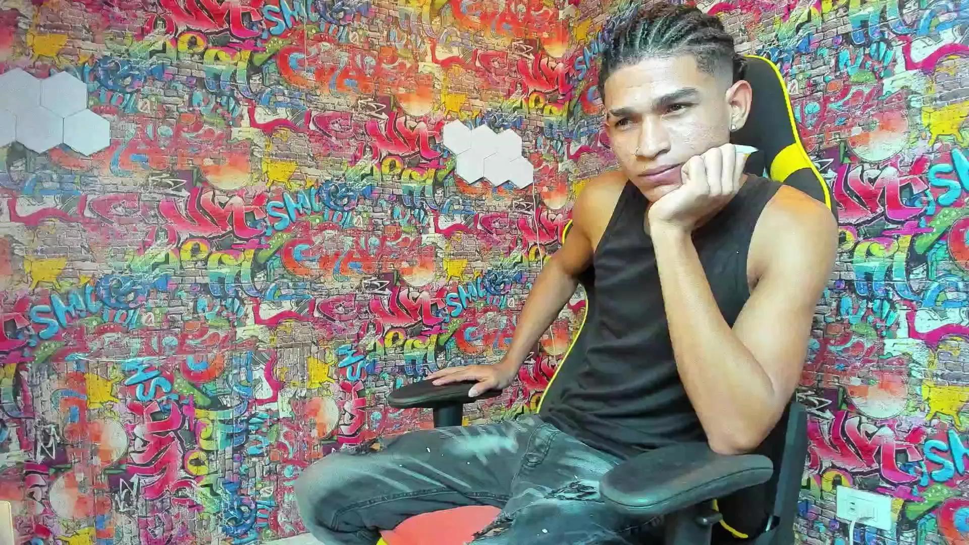 BoySlim2025 on Cam4 