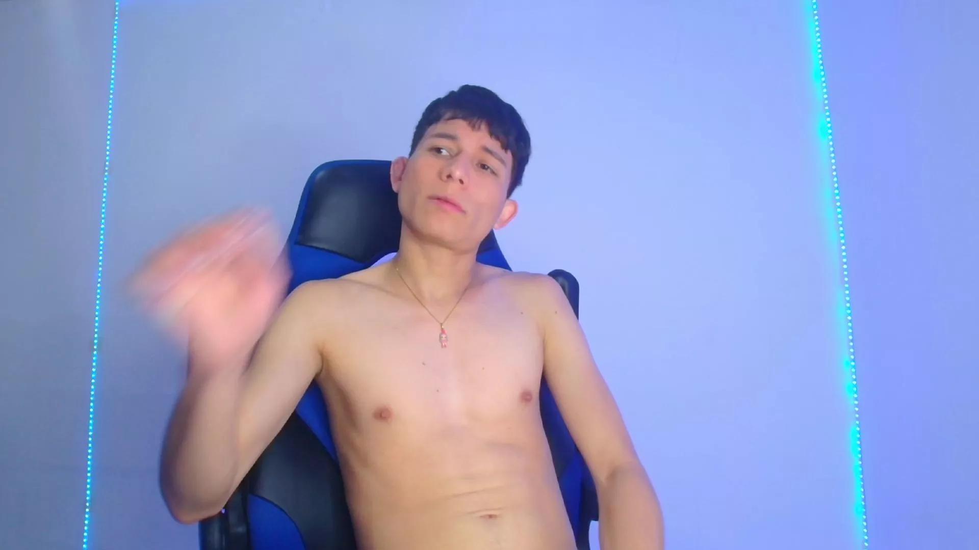 bryam_hot_19 on Cam4 