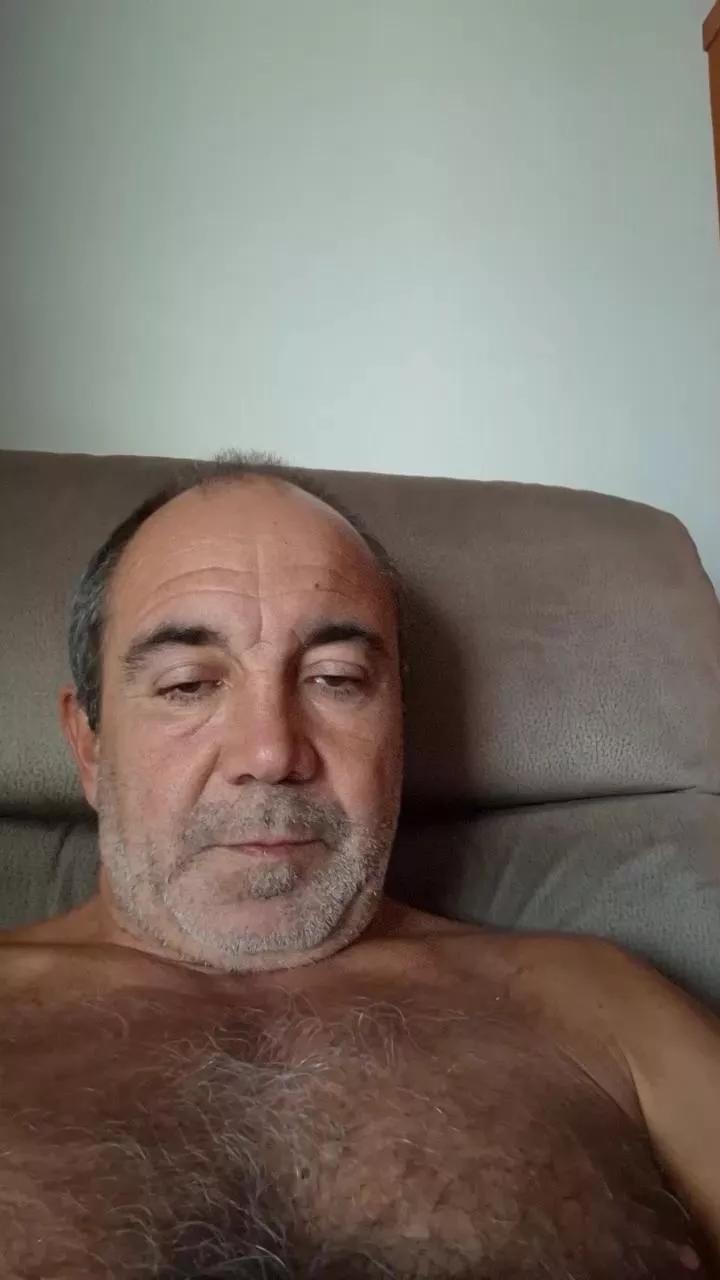 Bunner72 on Cam4 
