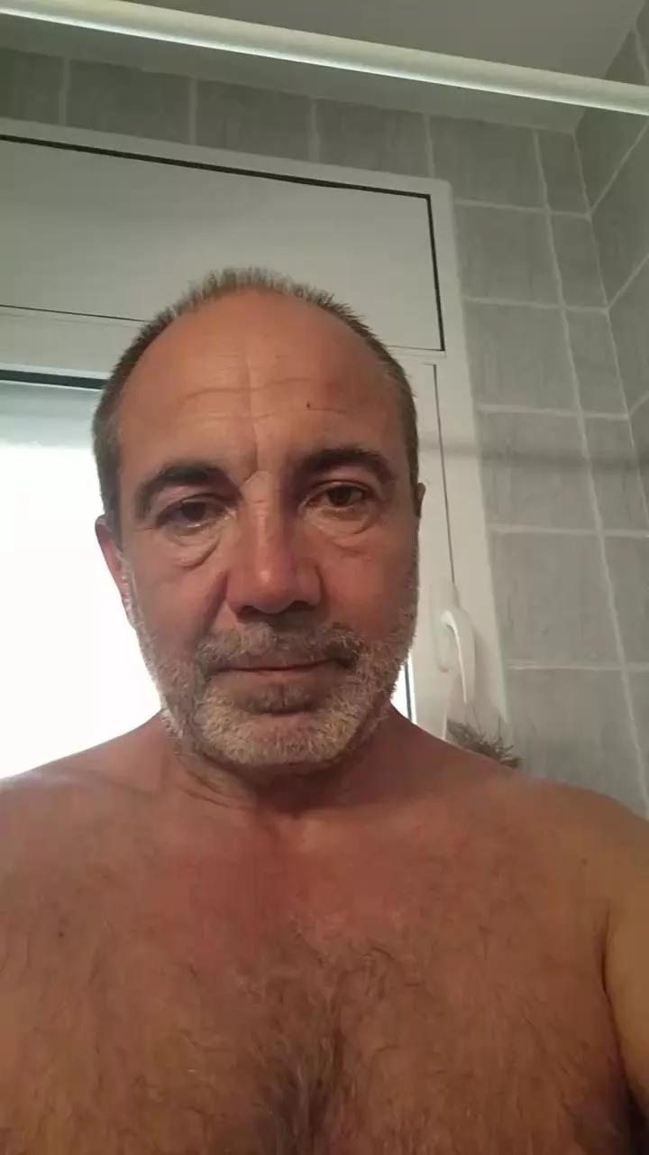 Bunner72 on Cam4 