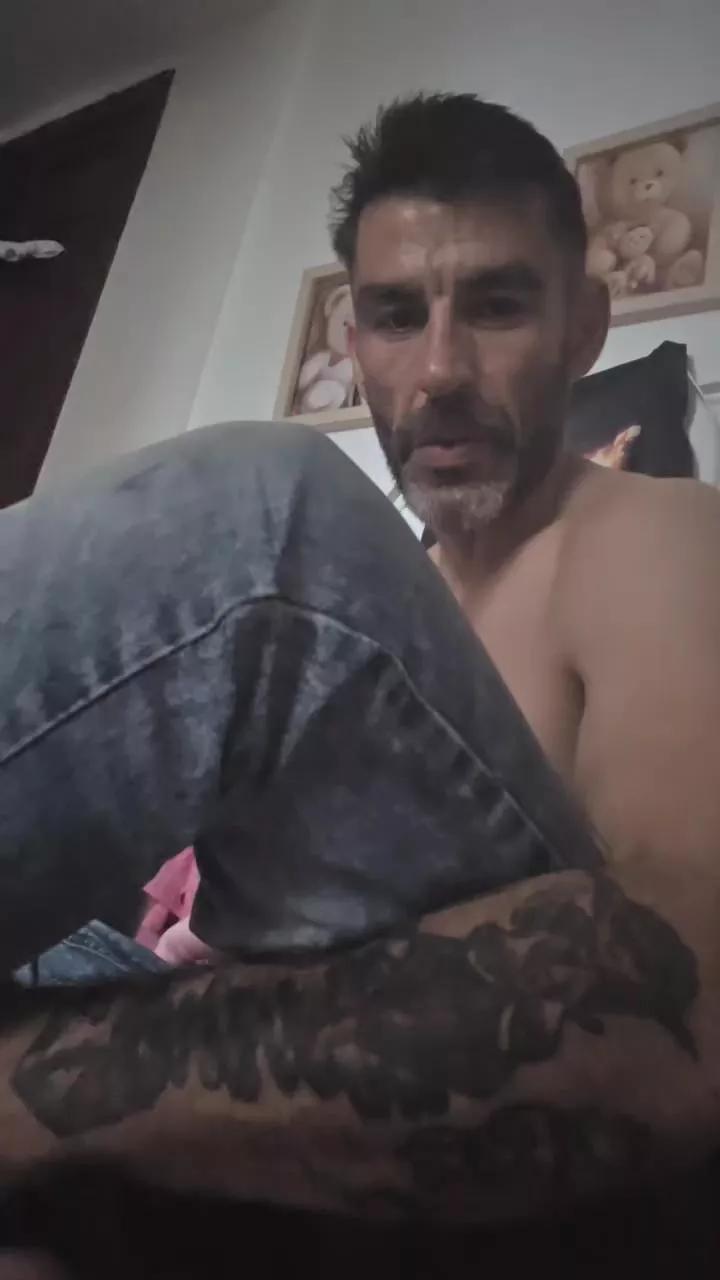 Caditano88 on Cam4 
