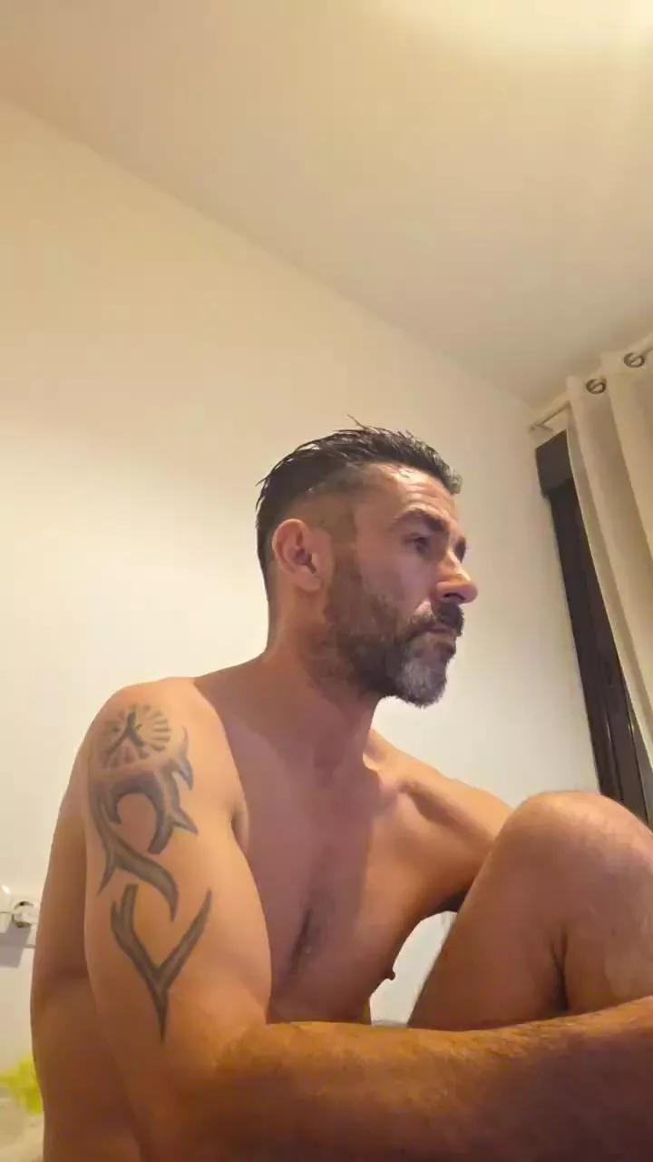 Caditano88 on Cam4 