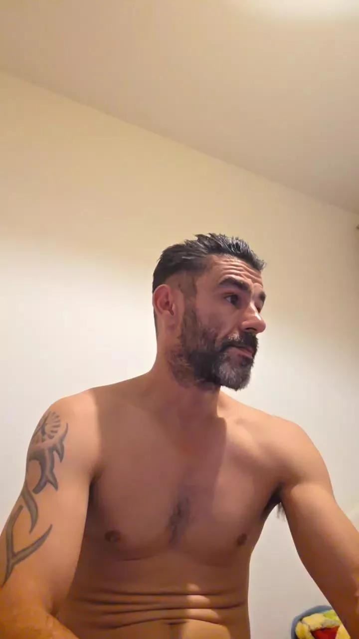 Caditano88 on Cam4 