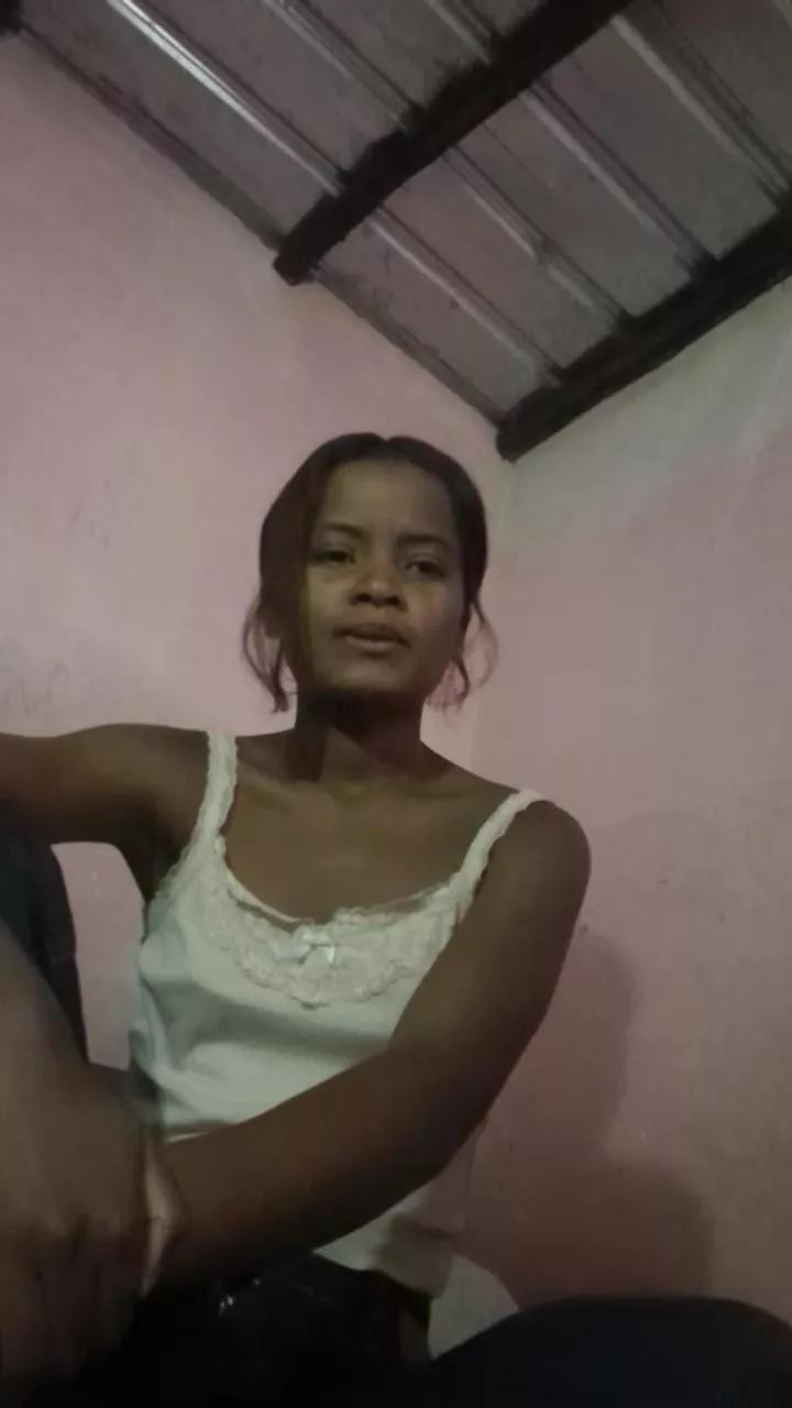 Carinahot02 on Cam4 